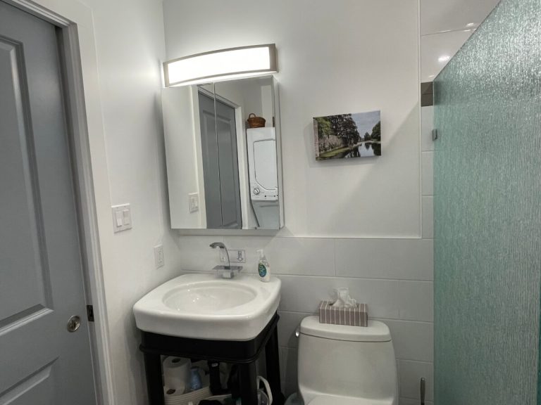 Hotel-style ensuite